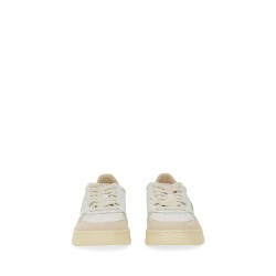 MEDALIST LOW SNEAKER