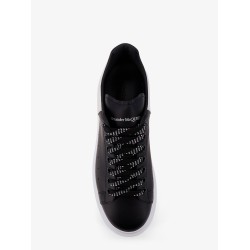 Low-top leather sneakers