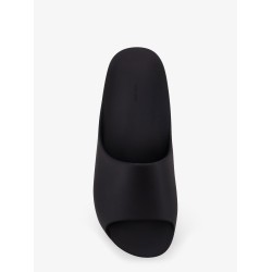 Ama rubber slide