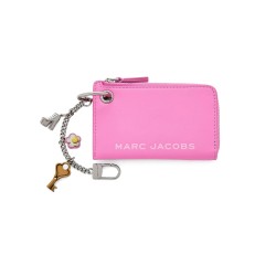 ZIPPERED WALLET WITH PENDANT
