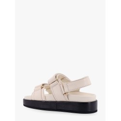 Leather sandals with metal monogram