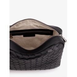 Leather shoulder bag with Intrecciato motif