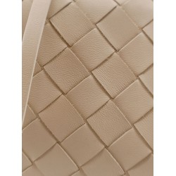 Concert Pouch leather crossbody bag with Intrecciato motif