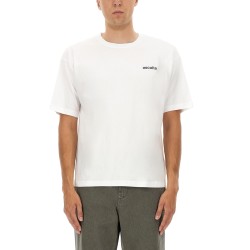 T-SHIRT WITH "LISTEN" PRINT