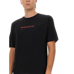 T-SHIRT WITH "HUNTING FOR LOVE" PRINT