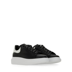 OVERSIZED SNEAKER