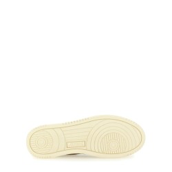 "MEDALIST LOW" SNEAKER
