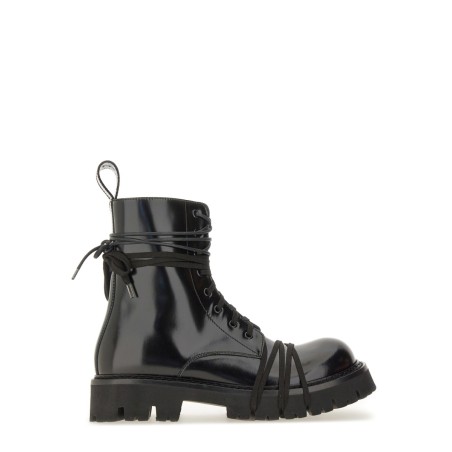 LACE-UP BOOT