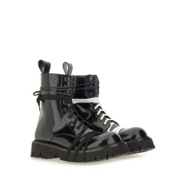 LACE-UP BOOT