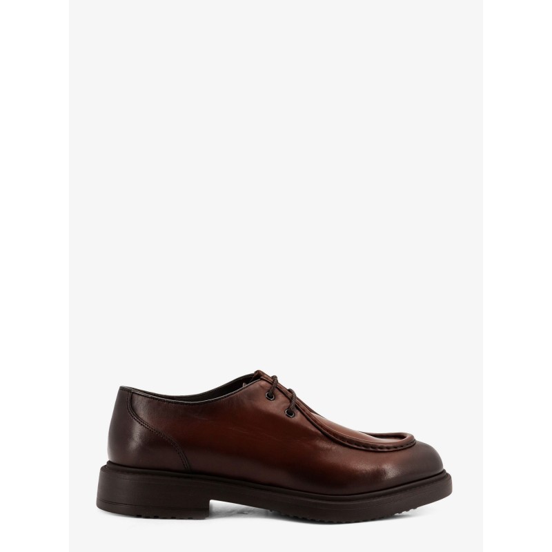 Lace up shoes