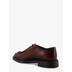 Lace up shoes