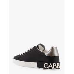 Low-top leather sneakers