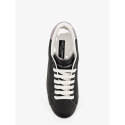 Low-top leather sneakers