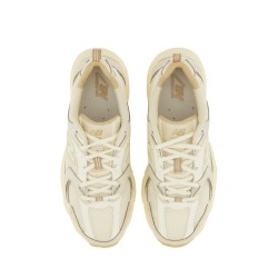 SNEAKER "U530"