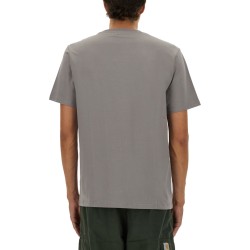 T-SHIRT CON TASCA