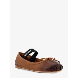Leather ballerinas