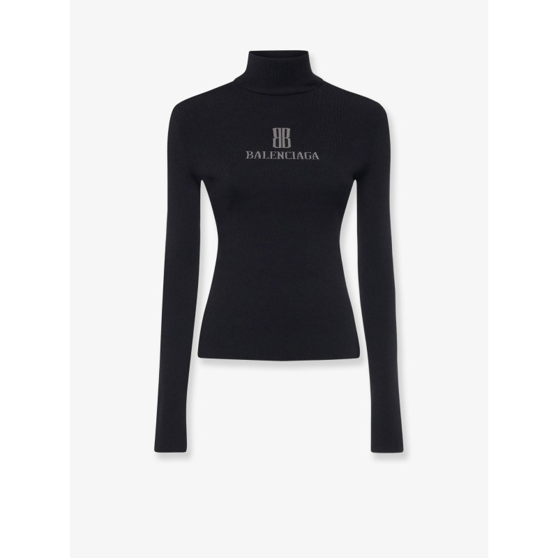 Turtleneck with lettering logo on the front