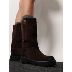 Suede boots