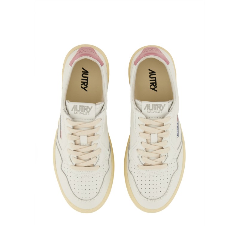 SNEAKER "MEDALIST LOW"