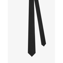 Wool tie