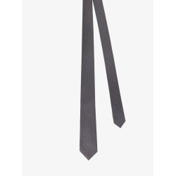 Wool tie