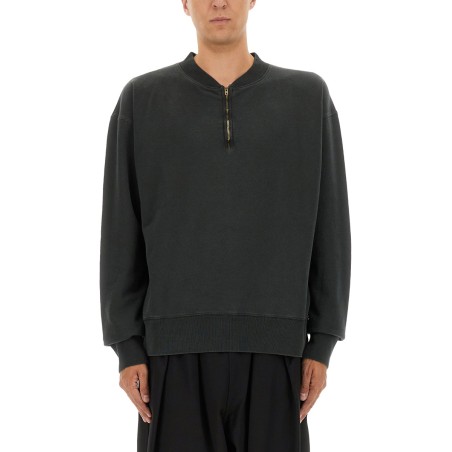 THREE-QUARTER ZIPPER SWEATSHIRT