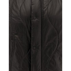 Laminar padded and quilted sleeveless jacket