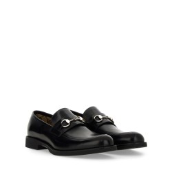 MOCCASIN WITH CLAMP