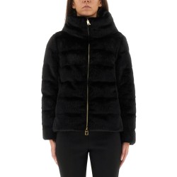 CAPE IN "LADY ALTERNATIVE FUR"