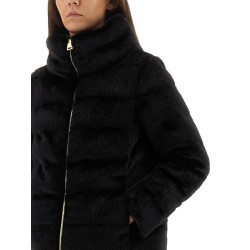 CAPE IN "LADY ALTERNATIVE FUR"