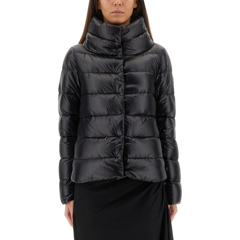 "ULTRALIGHT" NYLON HOOD