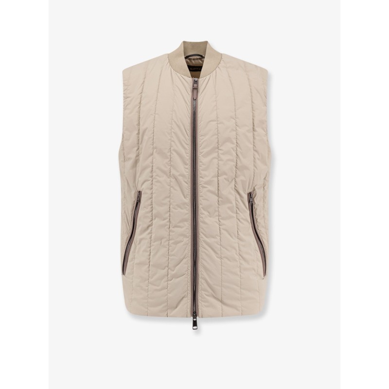 Nylon sleeveless jacket