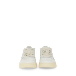 MEDALIST LOW SNEAKERS