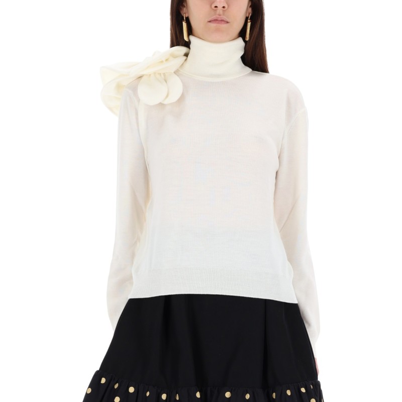 MESH WITH FLOWER DETAIL