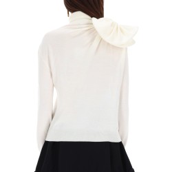 MESH WITH FLOWER DETAIL