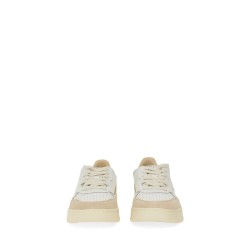 MEDALIST LOW SNEAKER