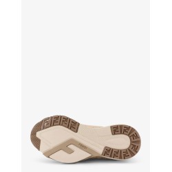 Flow sneakers with embossed logo on the side