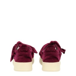 "MEDALIST LOW" SNEAKER