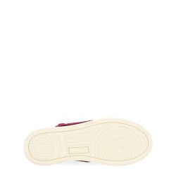 "MEDALIST LOW" SNEAKER