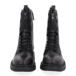 LACE-UP BOOT