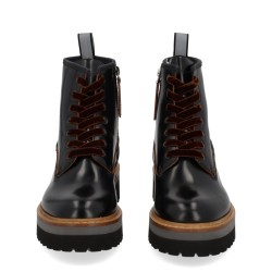 LACE-UP BOOT