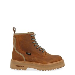LACE-UP BOOT