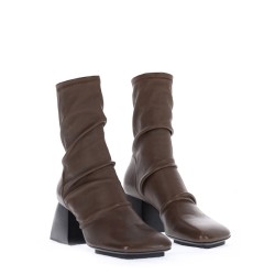 CLEATED BOOTS