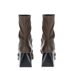 CLEATED BOOTS