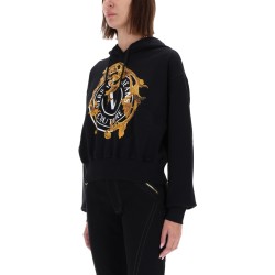 "V-EMBLEM BAROQUE" SWEATSHIRT