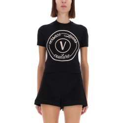 "V-EMBLEM" T-SHIRT