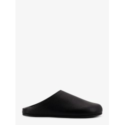 Hammered leather sandals