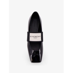 Patent leather ballerinas with maxi logo label