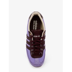 Nylon sneakers with suede inserts