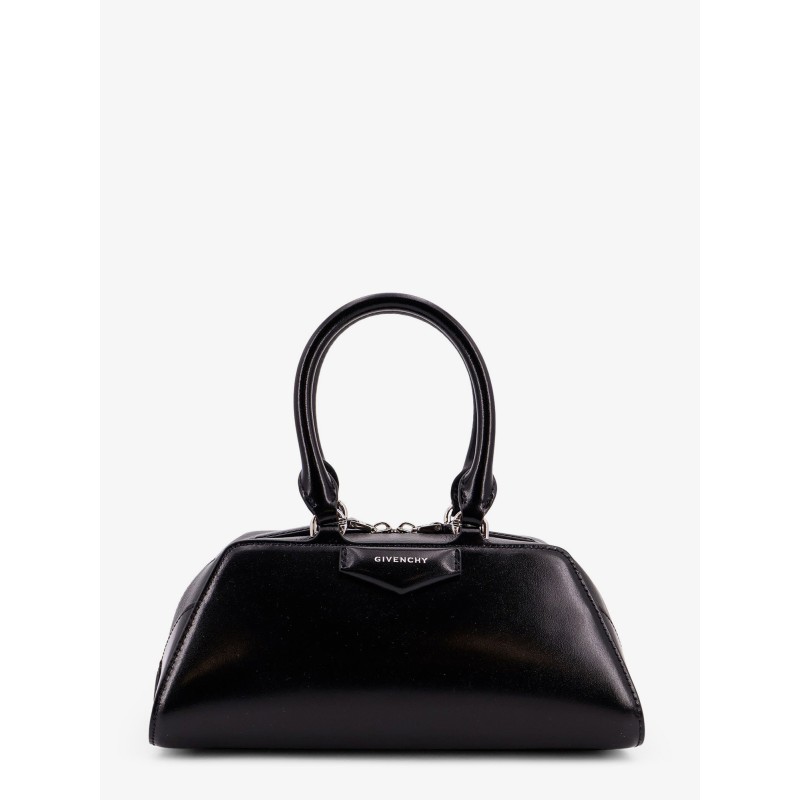 Antigona leather shoulder bag